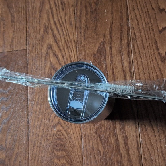 New/Unused Stainless Steel Tumbler with Lid, Straw And Straw Brush - Picture 2 of 2